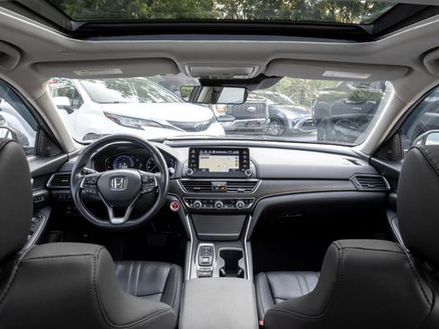 Used 2022 Honda Accord Touring image 17