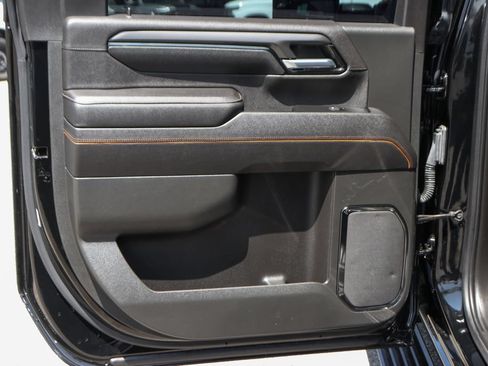 Used 2024 GMC Sierra 2500 AT4 w/ AT4 Preferred Package AWD/4WD image 36