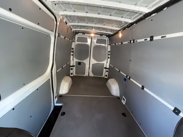 Used 2025 Mercedes-Benz Sprinter 2500 image 12