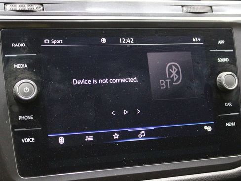 Used 2022 Volkswagen Tiguan SE image 29