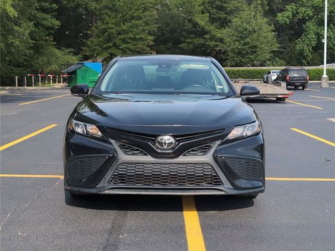 Used 2024 Toyota Camry SE FWD image 10