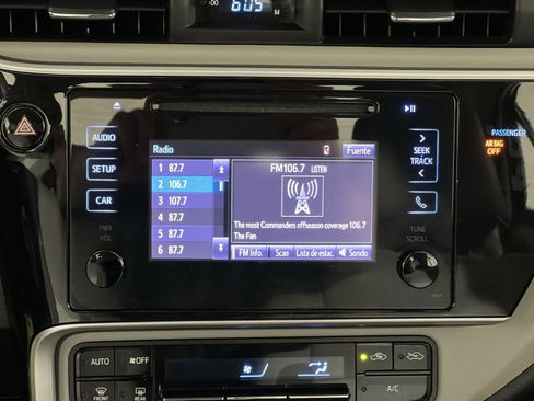 Used 2019 Toyota Corolla LE image 17