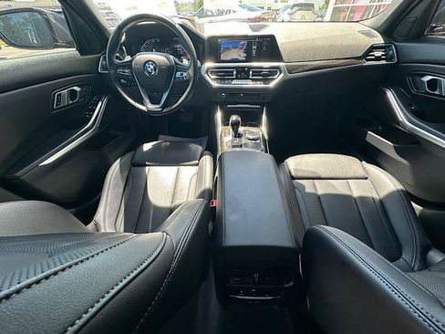 Certified 2022 BMW 330i xDrive Sedan w/ Premium Package AWD/4WD image 17