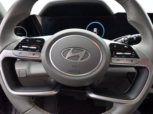 Used 2024 Hyundai Elantra SEL w/ Convenience Package FWD image 15