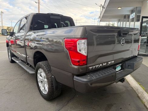 Used 2017 Nissan Titan SV AWD/4WD image 7