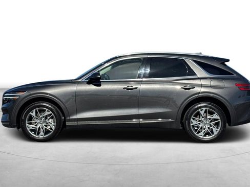 Used 2025 Genesis GV70 2.5T AWD/4WD image 3