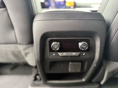 Used 2025 Chevrolet Traverse RS image 15