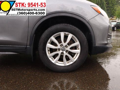 Used 2018 Nissan Rogue SV AWD/4WD image 27