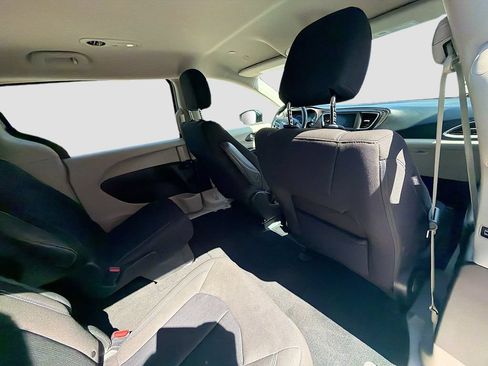 Used 2023 Chrysler Voyager LX FWD image 28