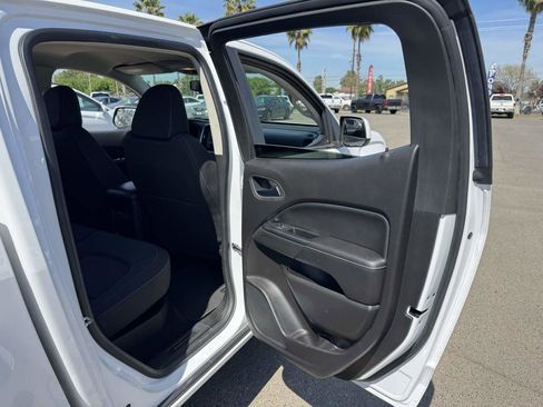 Used 2016 GMC Canyon SLE w/ SLE Convenience Package image 18