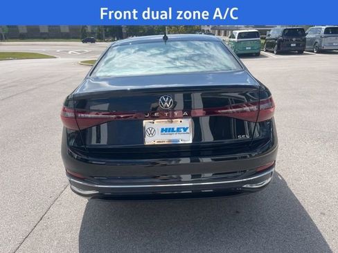 New 2025 Volkswagen Jetta SEL image 4
