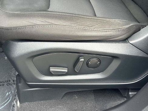 Certified 2023 Ford Explorer XLT RWD image 23
