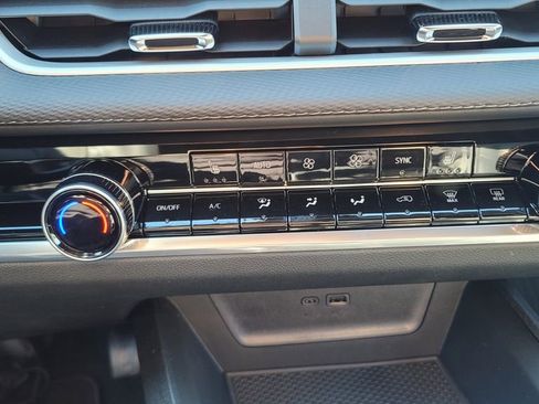 New 2026 Chevrolet Equinox LT w/ Convenience Package II image 21