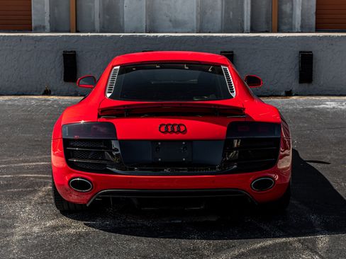 Used 2010 Audi R8 V10 image 24