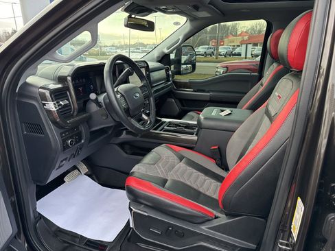 Used 2024 Ford F250 Lariat w/ Lariat Ultimate Package image 29