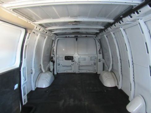 Used 2023 GMC Savana 2500 Extended w/ Driver Convenience Package image 17