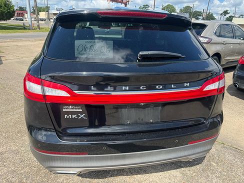 Used 2016 Lincoln MKX Premiere w/ Cargo Utility Package FWD image 3