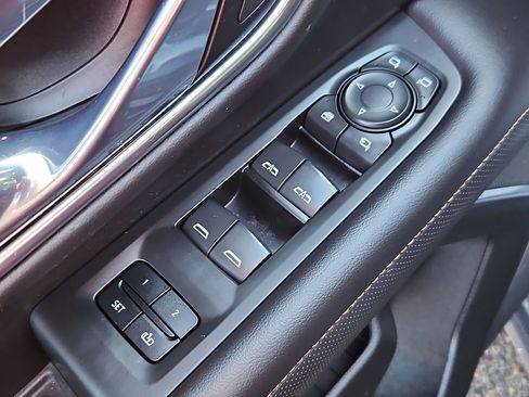 Used 2021 GMC Yukon AT4 w/ AT4 Premium Plus Package image 10