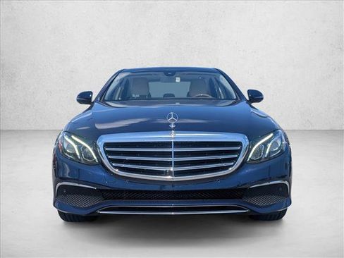 Used 2020 Mercedes-Benz E 350 4MATIC Sedan image 2