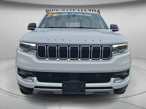 Used 2024 Jeep Wagoneer Series II w/ Flexible Seating Group image 5