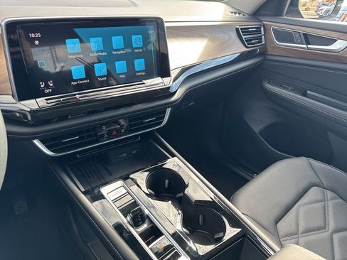 New 2026 Volkswagen Atlas SE image 23