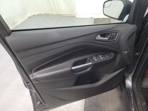 Used 2017 Ford Escape SE w/ Equipment Group 201A image 11