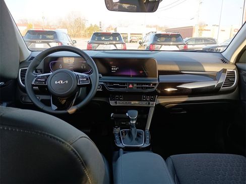 New 2026 Kia Seltos S image 10