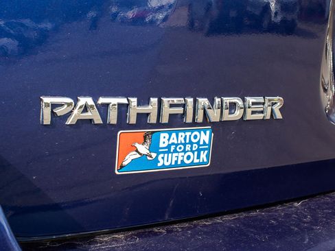 Used 2019 Nissan Pathfinder SV image 10