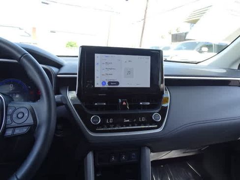 Used 2025 Toyota Corolla Cross XLE w/ Convenience Package AWD/4WD image 27