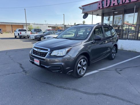 Used 2017 Subaru Forester 2.5i w/ Alloy Wheel Package AWD/4WD image 7