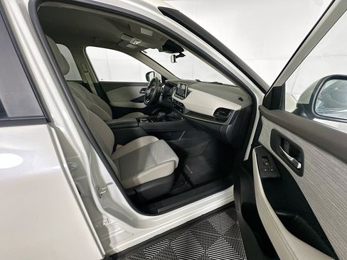 Used 2023 Nissan Rogue SV AWD/4WD image 29