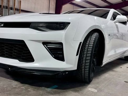 Used 2017 Chevrolet Camaro SS image 6