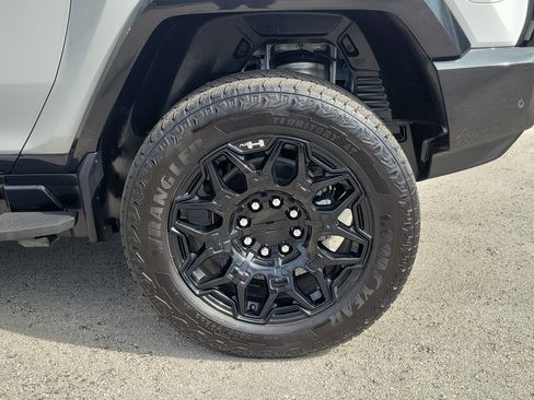 Used 2025 GMC Hummer EV 2X AWD/4WD image 27