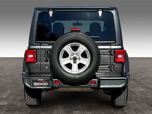 Used 2019 Jeep Wrangler Sport image 6