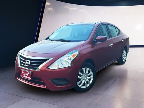 Used 2016 Nissan Versa SV image 1