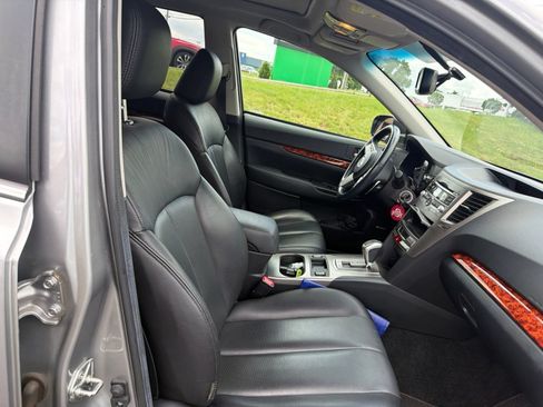 Used 2011 Subaru Outback 3.6R Limited w/ PWR Moonroof Pkg AWD/4WD image 15