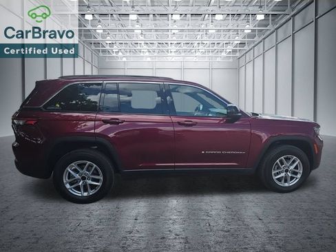Used 2025 Jeep Grand Cherokee Laredo X w/ Luxury Tech Group I AWD/4WD image 9