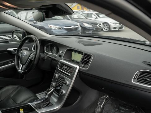 Used 2017 Volvo S60 T5 Inscription Platinum w/ Climate Package AWD/4WD image 15