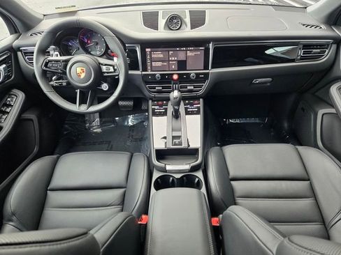 Used 2026 Porsche Macan image 13