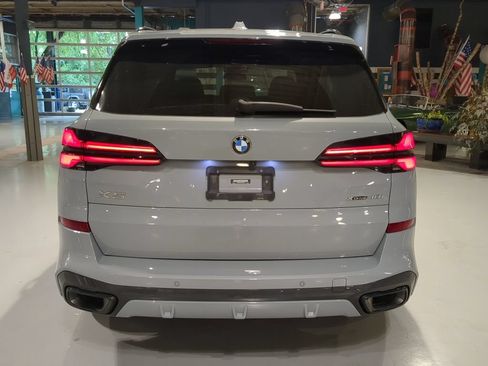 Used 2024 BMW X5 xDrive40i w/ M Sport Package AWD/4WD image 9