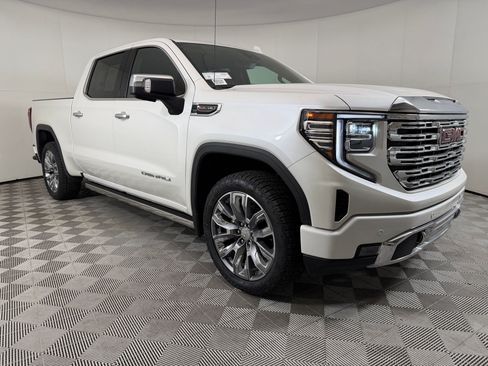 Used 2022 GMC Sierra 1500 Denali w/ Denali Reserve Package AWD/4WD image 6