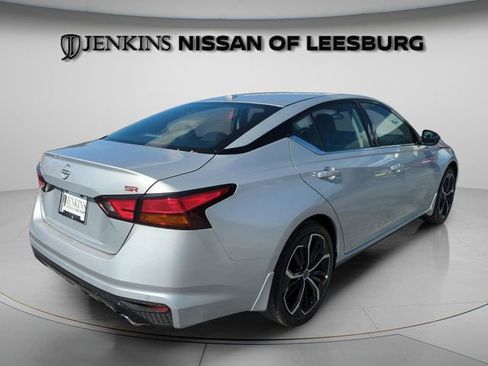 New 2025 Nissan Altima 2.5 SR w/ SR Premium Package FWD image 3