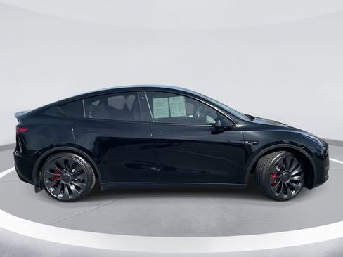 Used 2023 Tesla Model Y Performance image 3