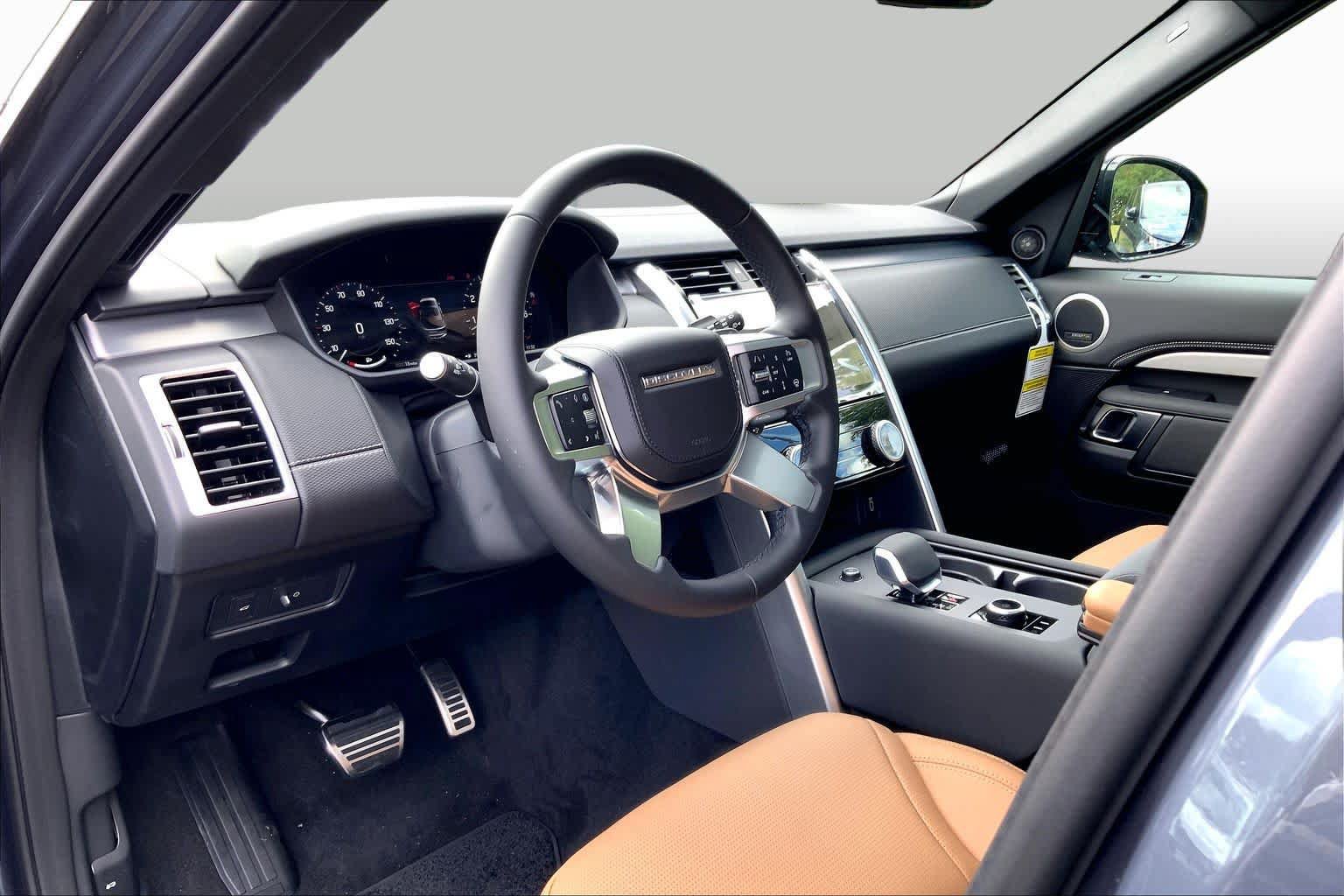 New 2026 Land Rover Discovery Dynamic SE AWD/4WD image 9