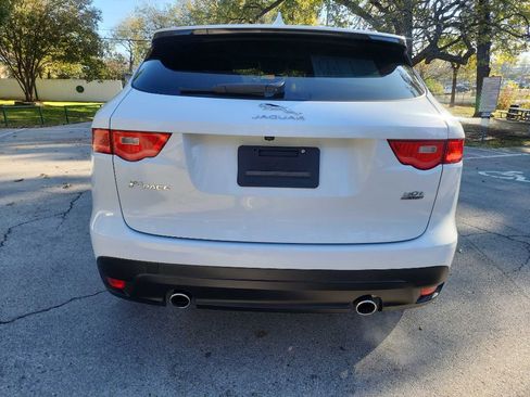 Used 2018 Jaguar F-PACE Premium image 12