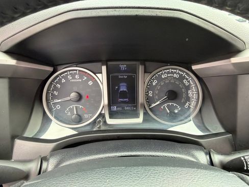 Used 2017 Toyota Tacoma SR5 w/ Tow Package AWD/4WD image 22