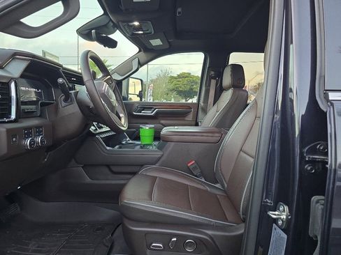 Used 2024 GMC Sierra 3500 Denali w/ Denali Reserve Package image 3