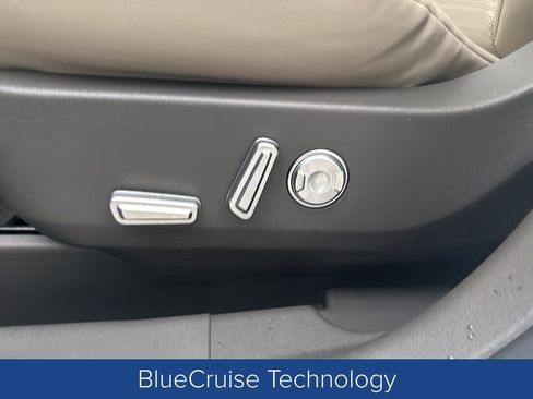 Used 2024 Lincoln Nautilus Reserve w/ Equipment Group 202A image 10