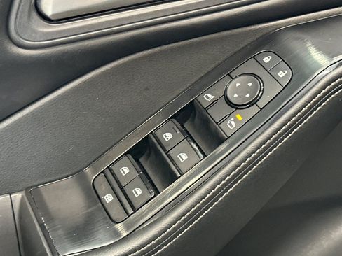 Used 2025 Nissan Rogue SV FWD image 12