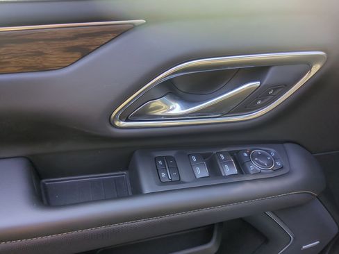 Certified 2024 Chevrolet Suburban Premier w/ Premium Package image 24